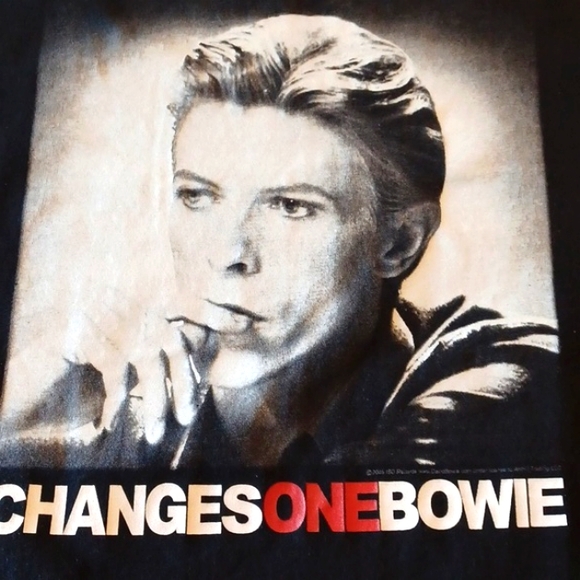 UC Large black tshirt 2005 David Bowie "changes one" - Picture 2 of 8
